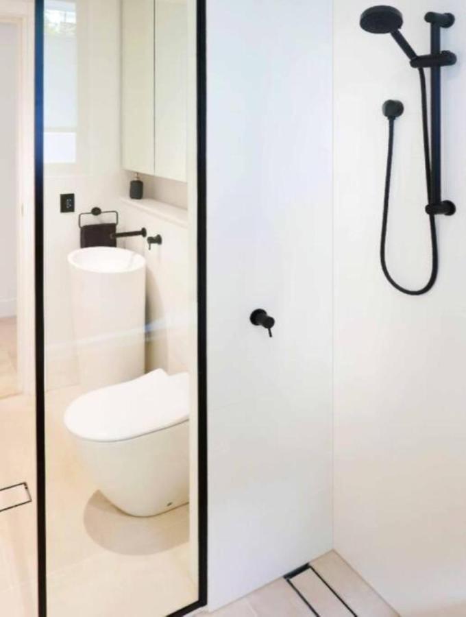Modern 1Br Abode With Courtyard Steps To The Beach Sydney Bagian luar foto
