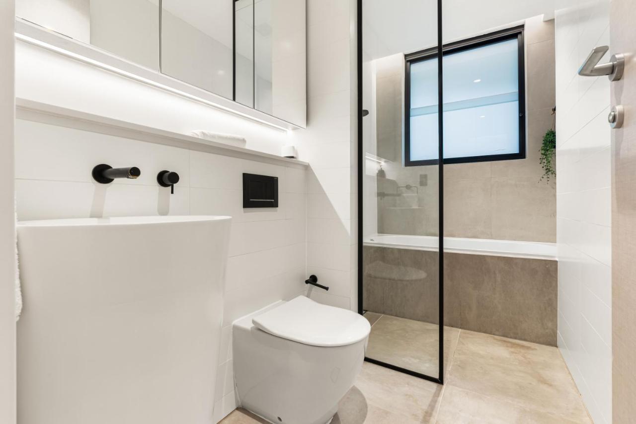 Modern 1Br Abode With Courtyard Steps To The Beach Sydney Bagian luar foto